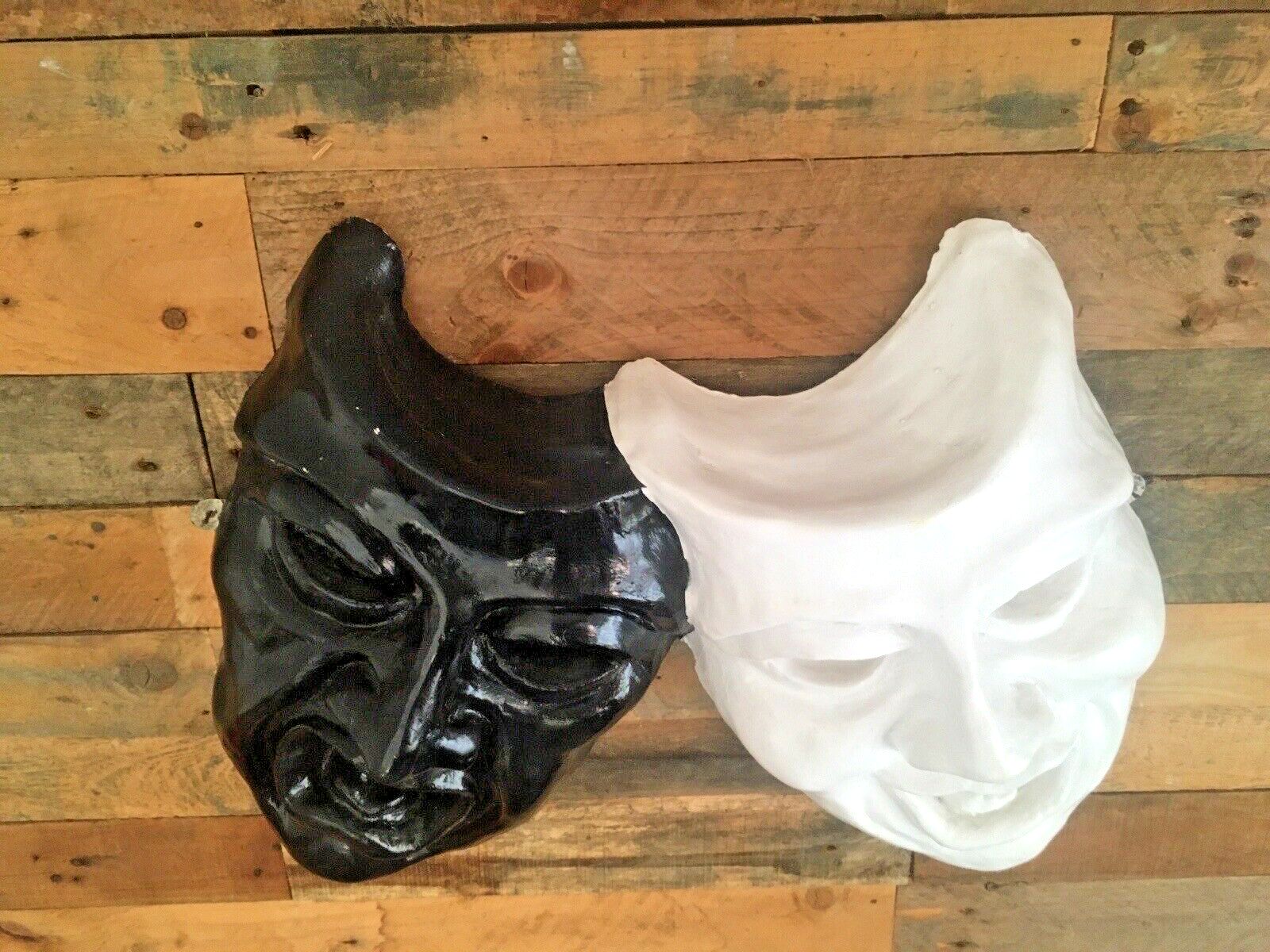 Large Heavy Plaster Theatre Comedy Tragedy Masks Sculpture Wall Sign Display photo vinterior