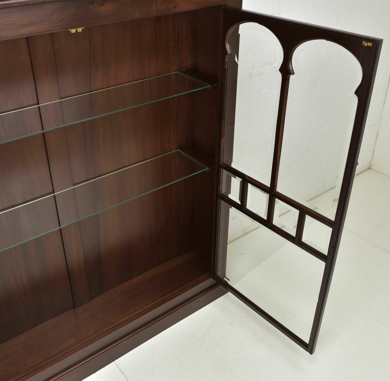 Display Cabinet Art Nouveau Mahogany Reproduction Style Furniture Display Cabinet Bar Cabinet photo 921.0