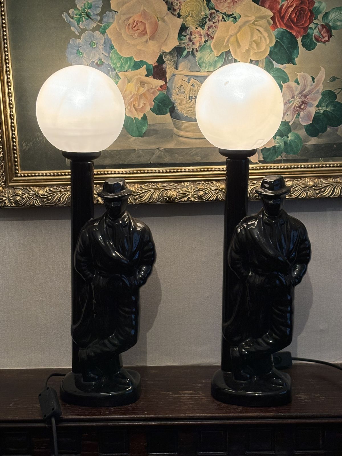 1980s Kitch Art Deco Revival Man At Lampost Ceramic Statue / Table Lamp photo 155.0