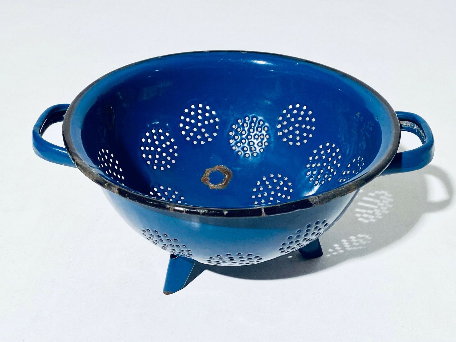 Blue Enamel Kitchen Sieve / Kitchen Colander / 1920s Vintage Decor