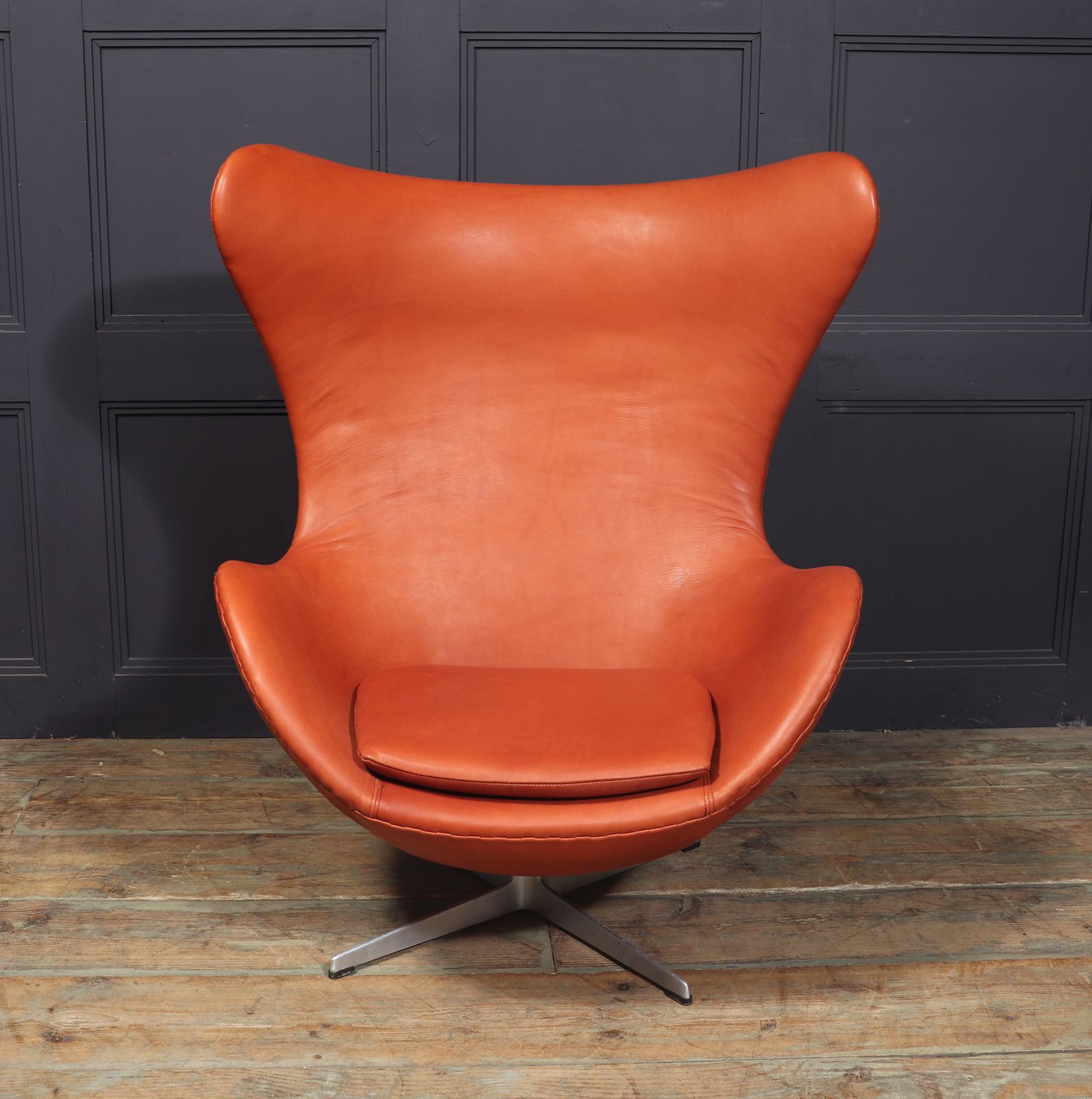 Leather Egg Chair By Fritz Hansen photo 5450.0