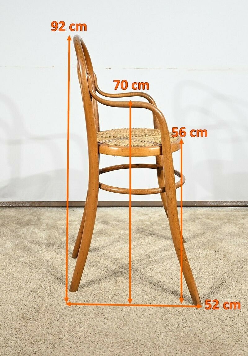 photo vintage Children's High Chair In Curved Beech, Stamped Thonet   Early 20th Century