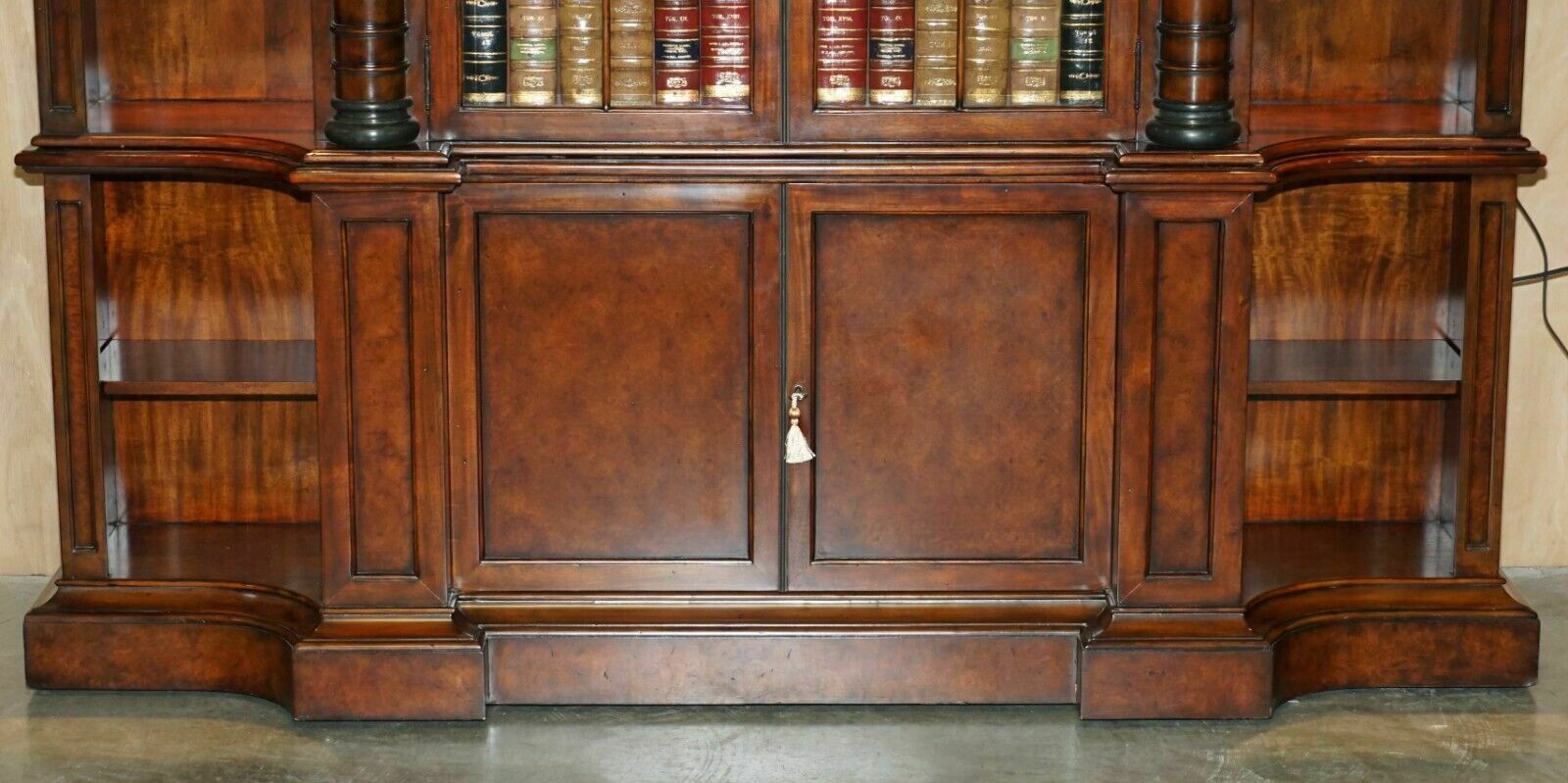 photo vinterior Finetheodore Alexander Faux Book Laurel Burl Open Library Bookcase