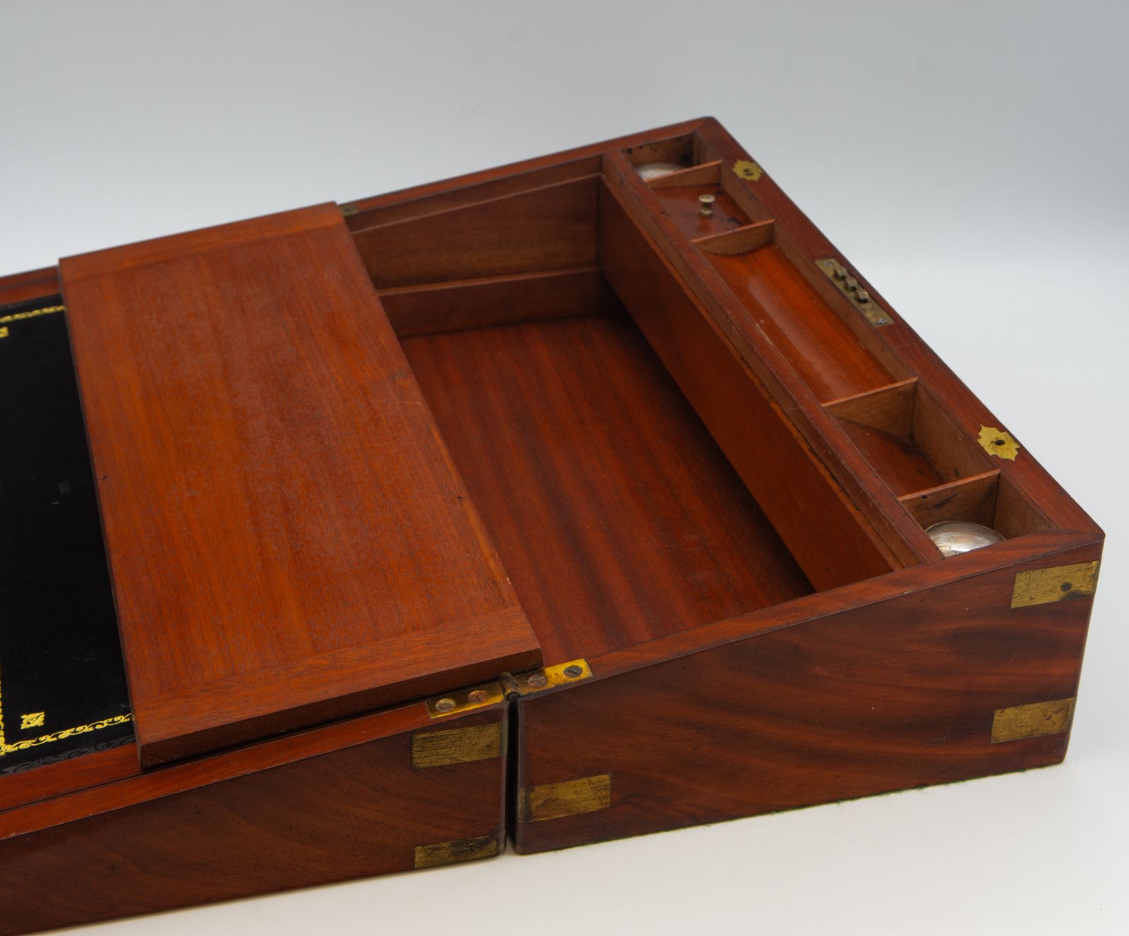photo vintage 19th Century Large Flame Mahogany Brass Bound Writing Slope