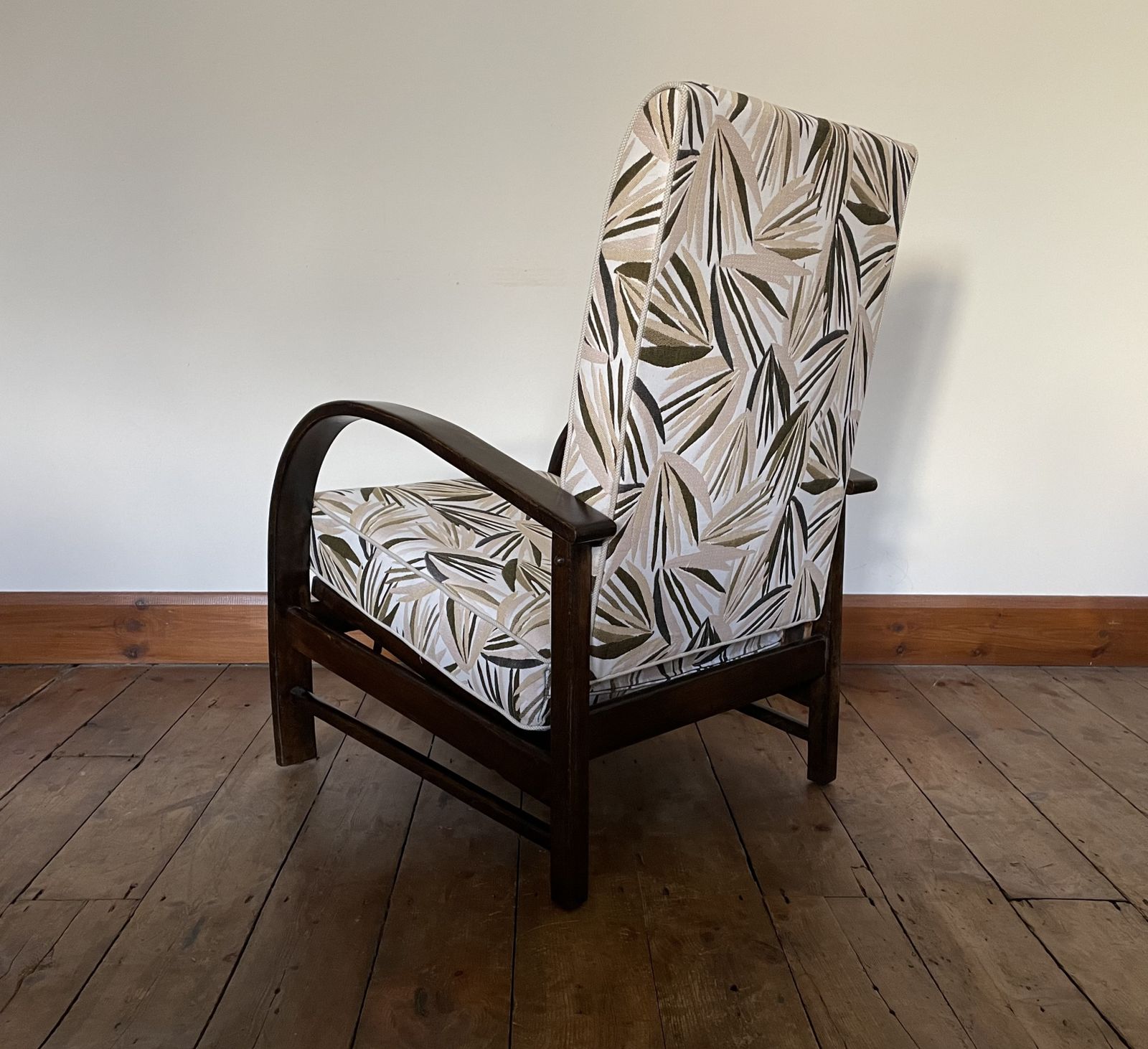 Bentwood Reclining Armchair photo vinterior