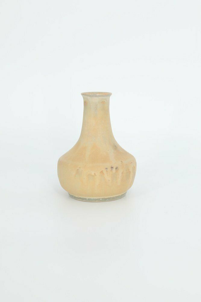 Klein Mid Century Scandinavisch Modern Verzamelbaar Steengoed Vaasje In Zandbruin Door Gunnar Borg Voor Höganäs Ceramics, Ca. Jaren 1960