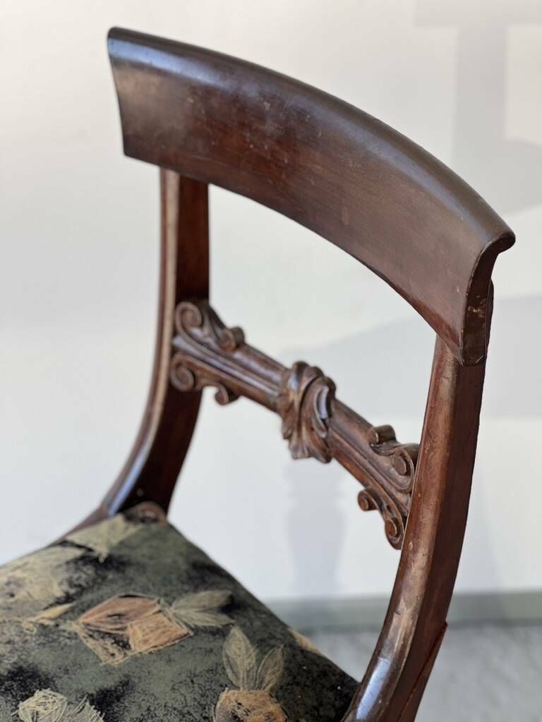 photo furniture Mahogany Dining Room Set, Work In English 19th Century