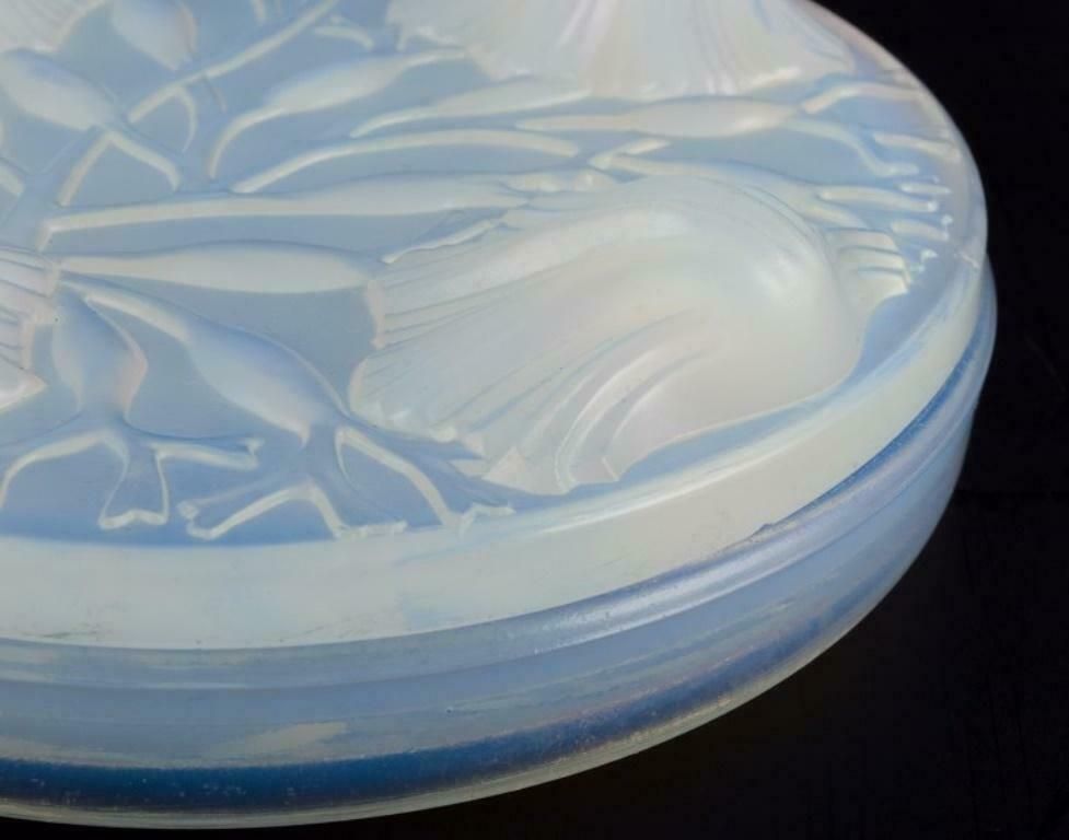 Verlys, France. Covered Bowl In Art Glass. Art Deco Opaline Glass. 1930s photo buy