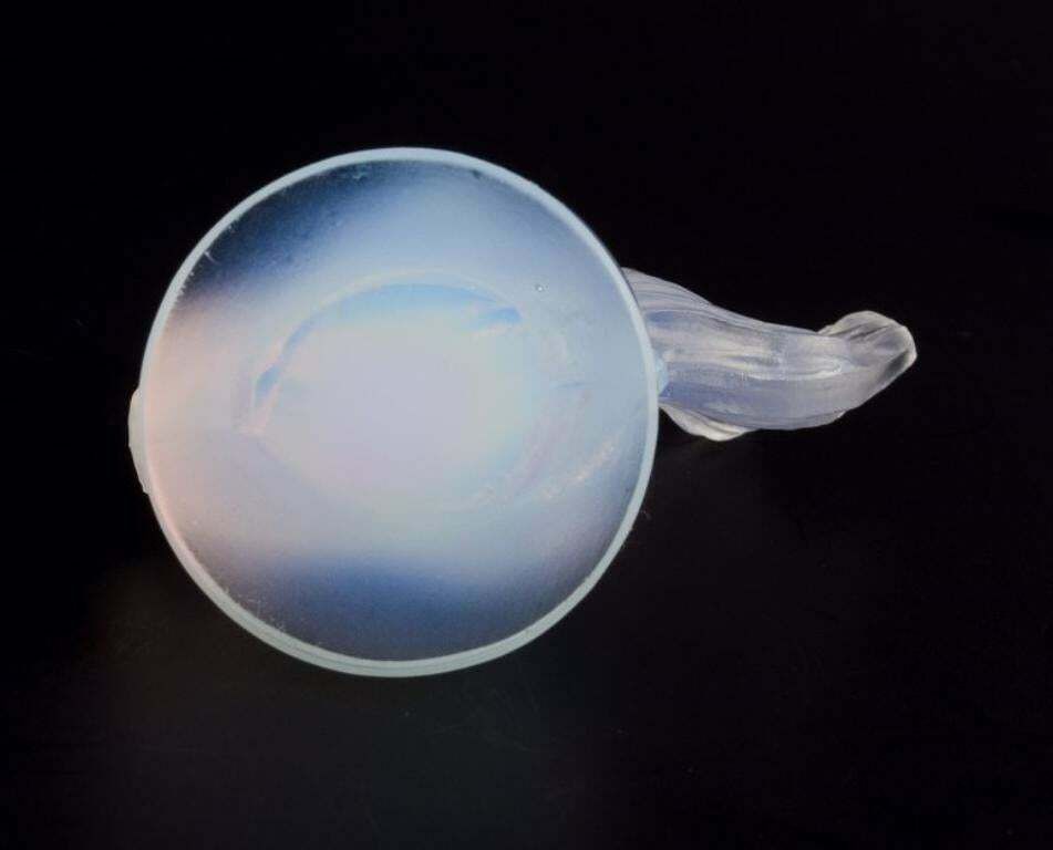 Sabino, France. Art Deco Figurine Of Fish In Opaline Glass. photo 161.0