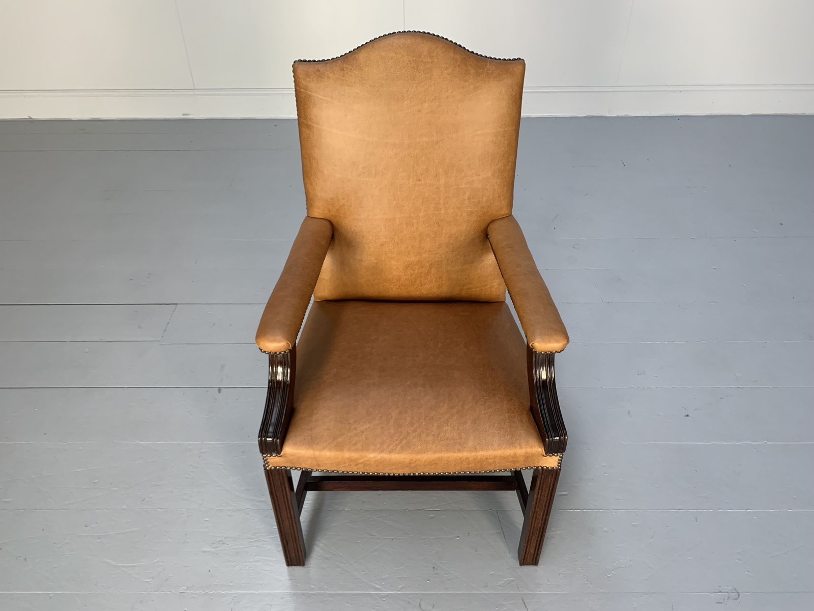 George Smith “Gainsborough” Unbuttoned Carver Armchair – In Tan Brown Leather photo vinterior