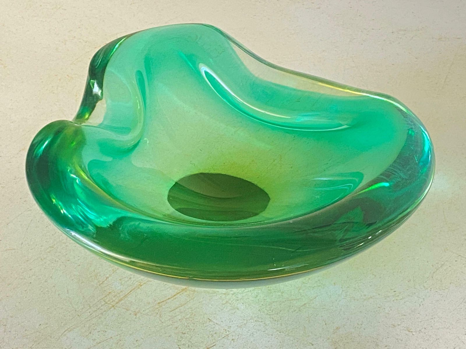 Vide Poche Or Ashtray In Art Glass Venice Green Color Italy Murano 1970 photo vintage