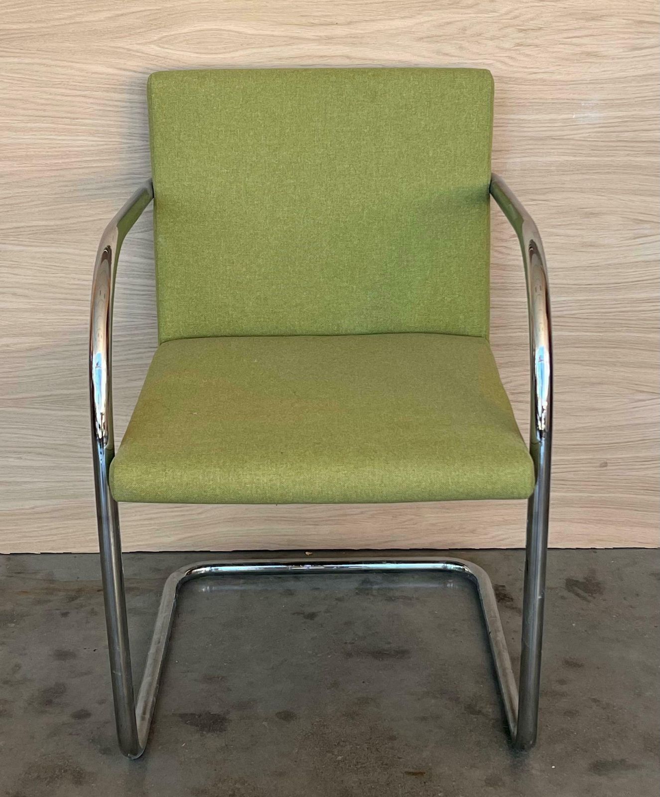 Ensemble de six chaises Brno tubulaires Knoll, par Mies van der Rohe photo Mobilier