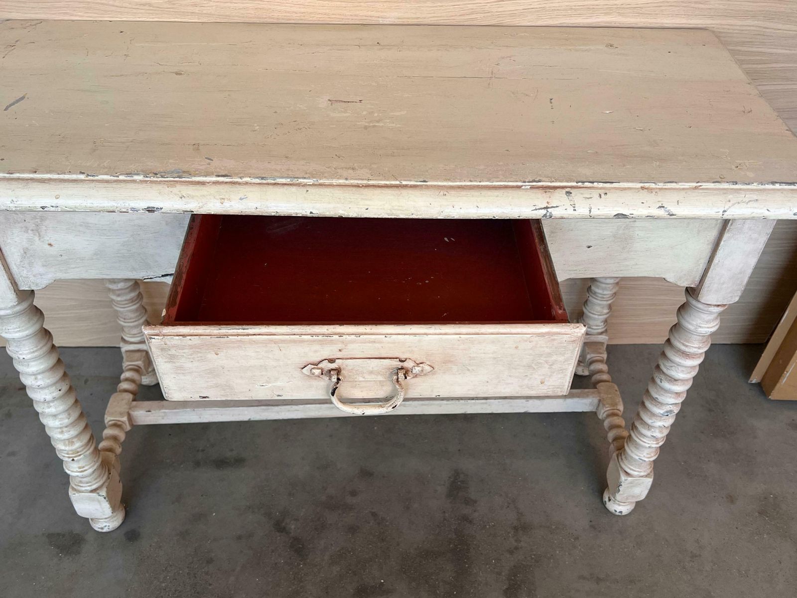 photo furniture Table de ferme rustique d'époque avec tiroir, Espagne