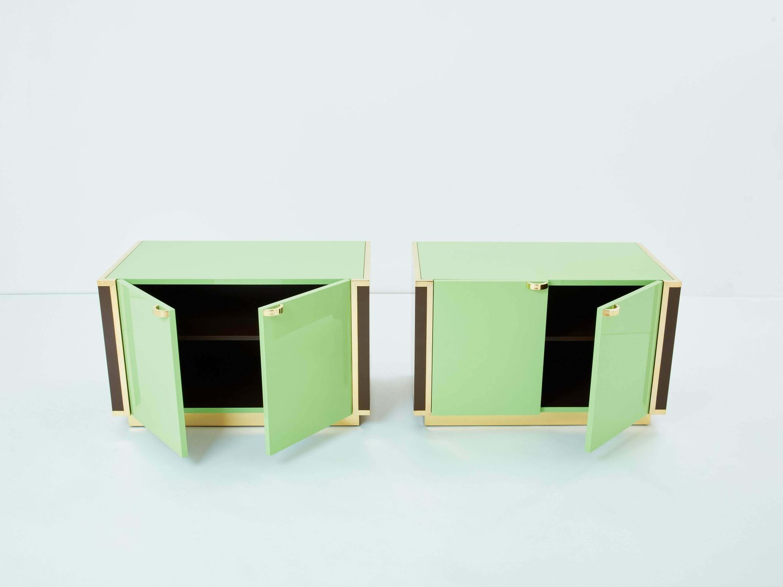 Paire de petites commodes J.C. Mahey en laque verte et laiton, années 1970 photo for sale