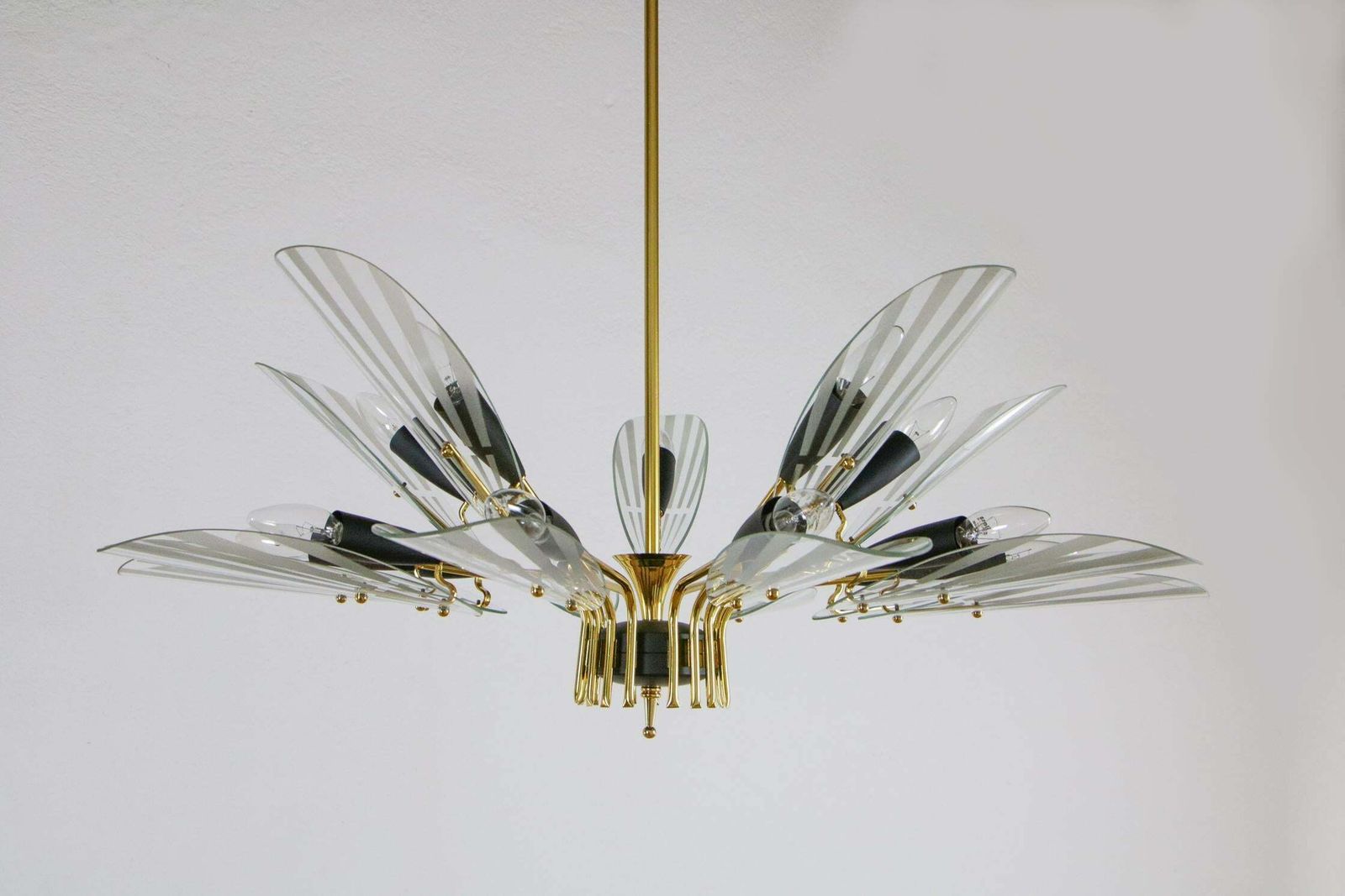 Italian Mid Century Fifteen Ligths Chandelier Fontana Arte Style, 1950 photo Lighting
