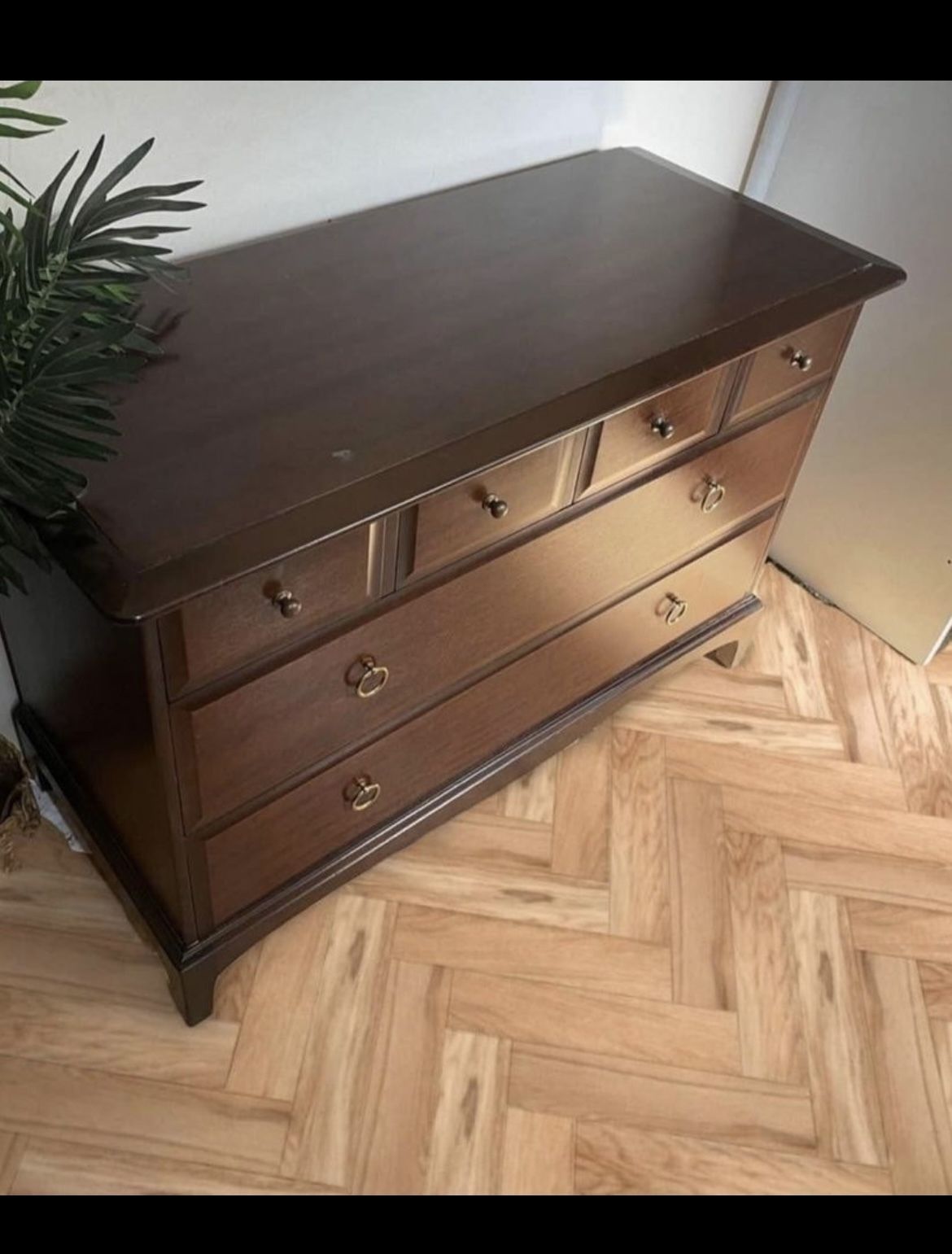Stag Minstrel 6 Drawer Mahogany Low Wide Chest photo vinterior