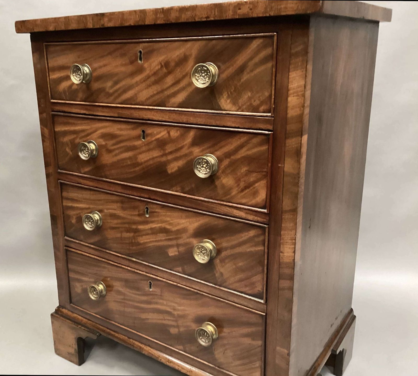 Good Regency Small Figured Mahogany Chest Of Drawers photo buy