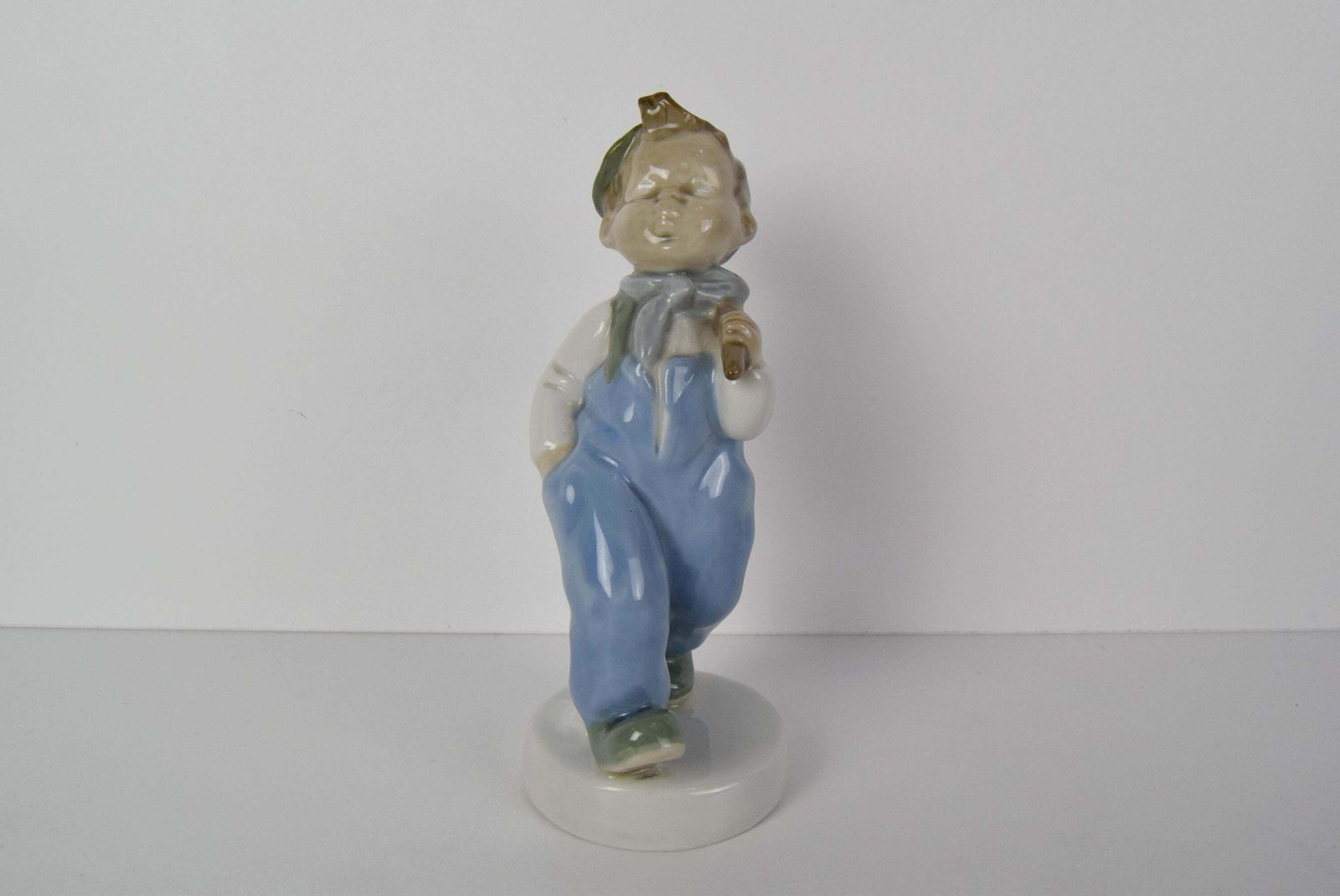Rare Beautiful Design Porcelain Boy Figurine By Ella Strobach König/ Royal Dux photo Home Decor