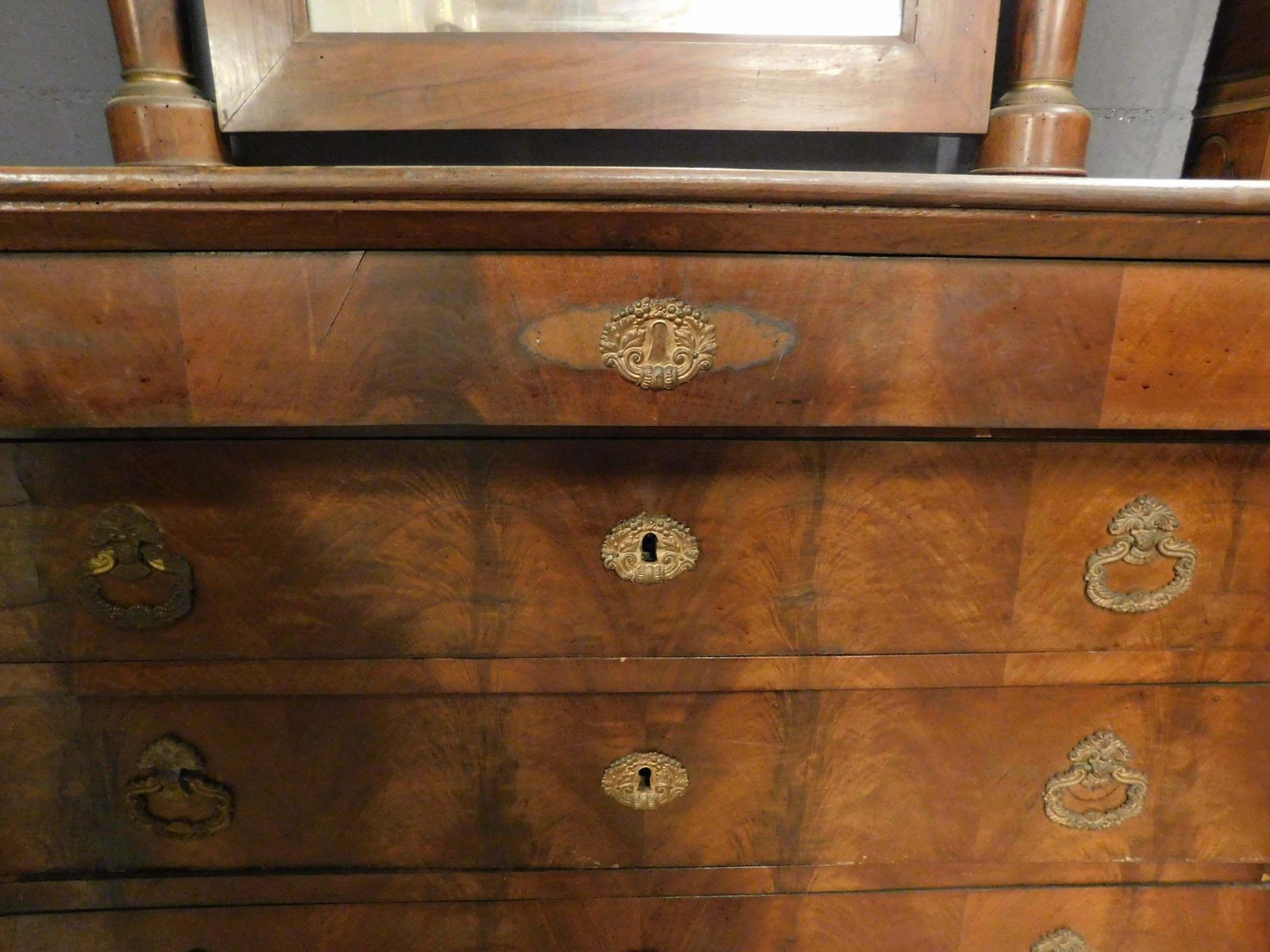 photo vinterior Console Mirror And Chest Of Drawers, Walnut Wood Veneered, Gilded Bronze, Italy