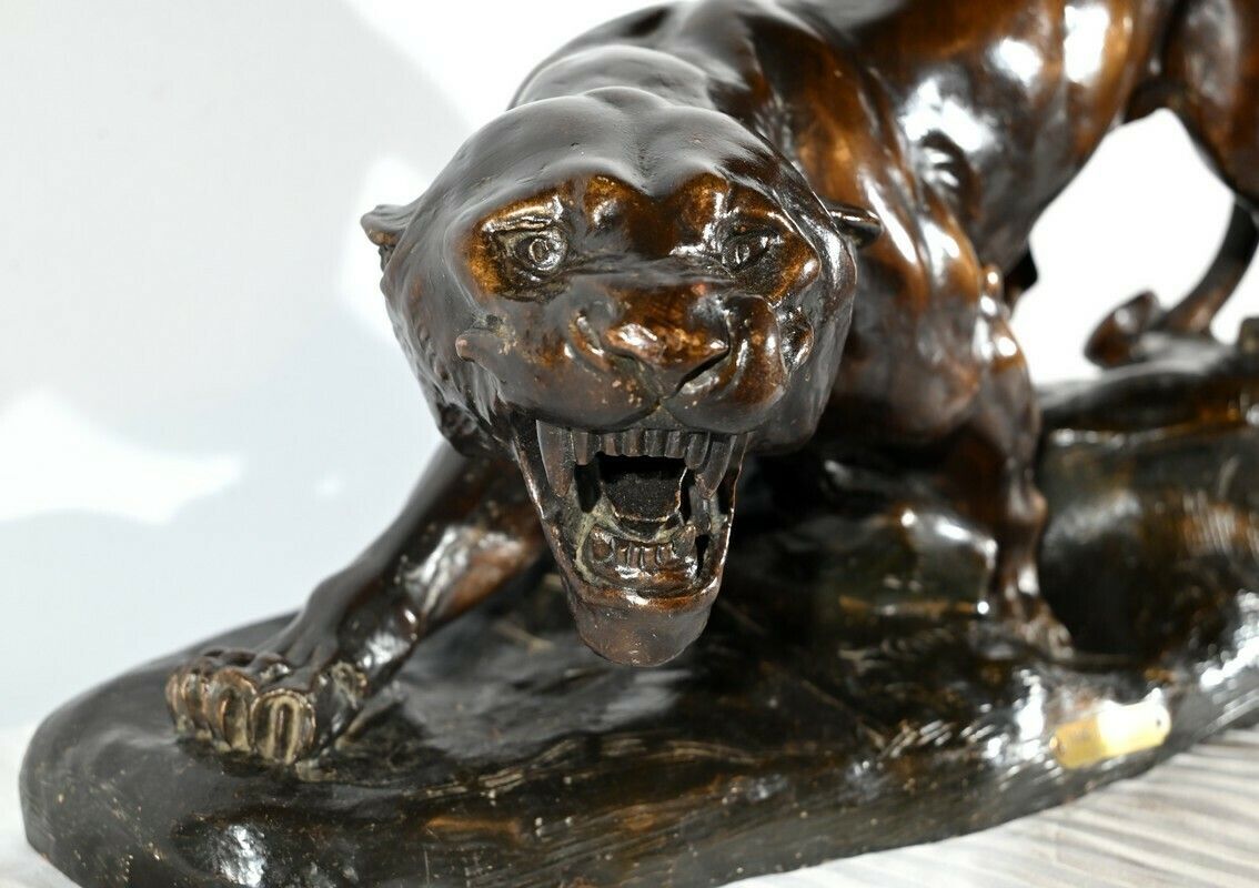 Patinated Terracotta Sculpture “Tiger On The Lookout”, Signed T.Cartier – Early 20th Century photo vintage