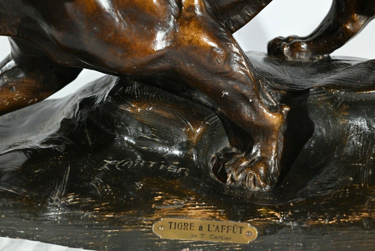 photo vinterior Patinated Terracotta Sculpture “Tiger On The Lookout”, Signed T.Cartier – Early 20th Century