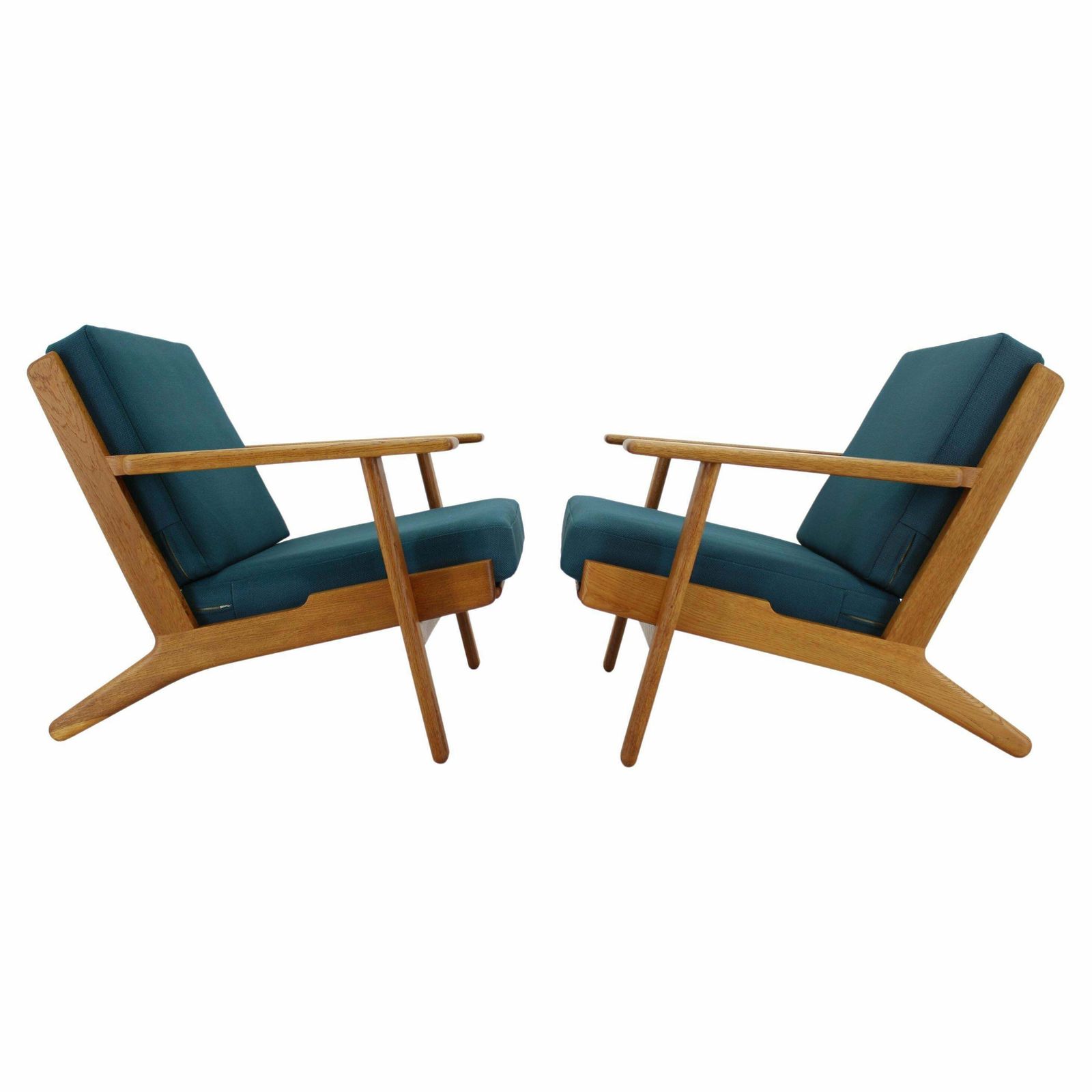 1960s Hans J. Wegner Pair Of Ge 290 Armchairs In Oak For Getama, Denmark