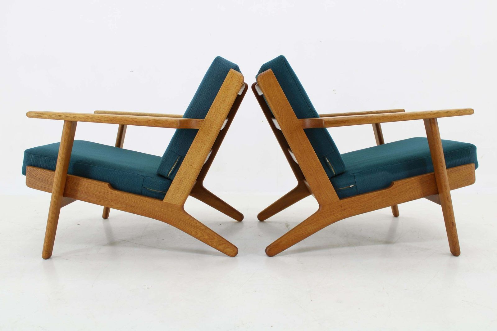 1960s Hans J. Wegner Pair Of Ge 290 Armchairs In Oak For Getama, Denmark photo 6058.0