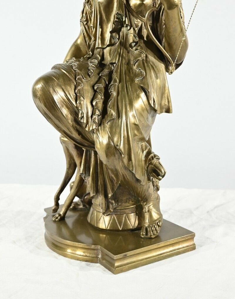 photo vinterior Bronze “Diane The Huntress”, Signed Peiffer – 2nd Part 19th Century