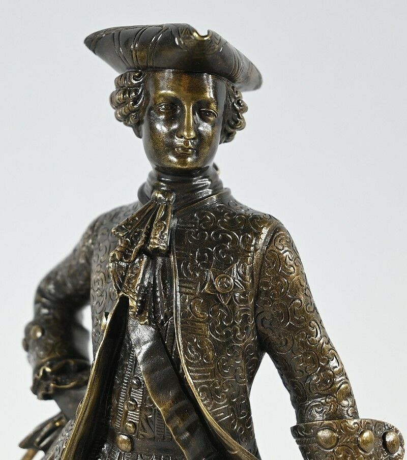 581.45161287 Bronze “The Gentleman With The Tricorn” – Late 19th Century photo