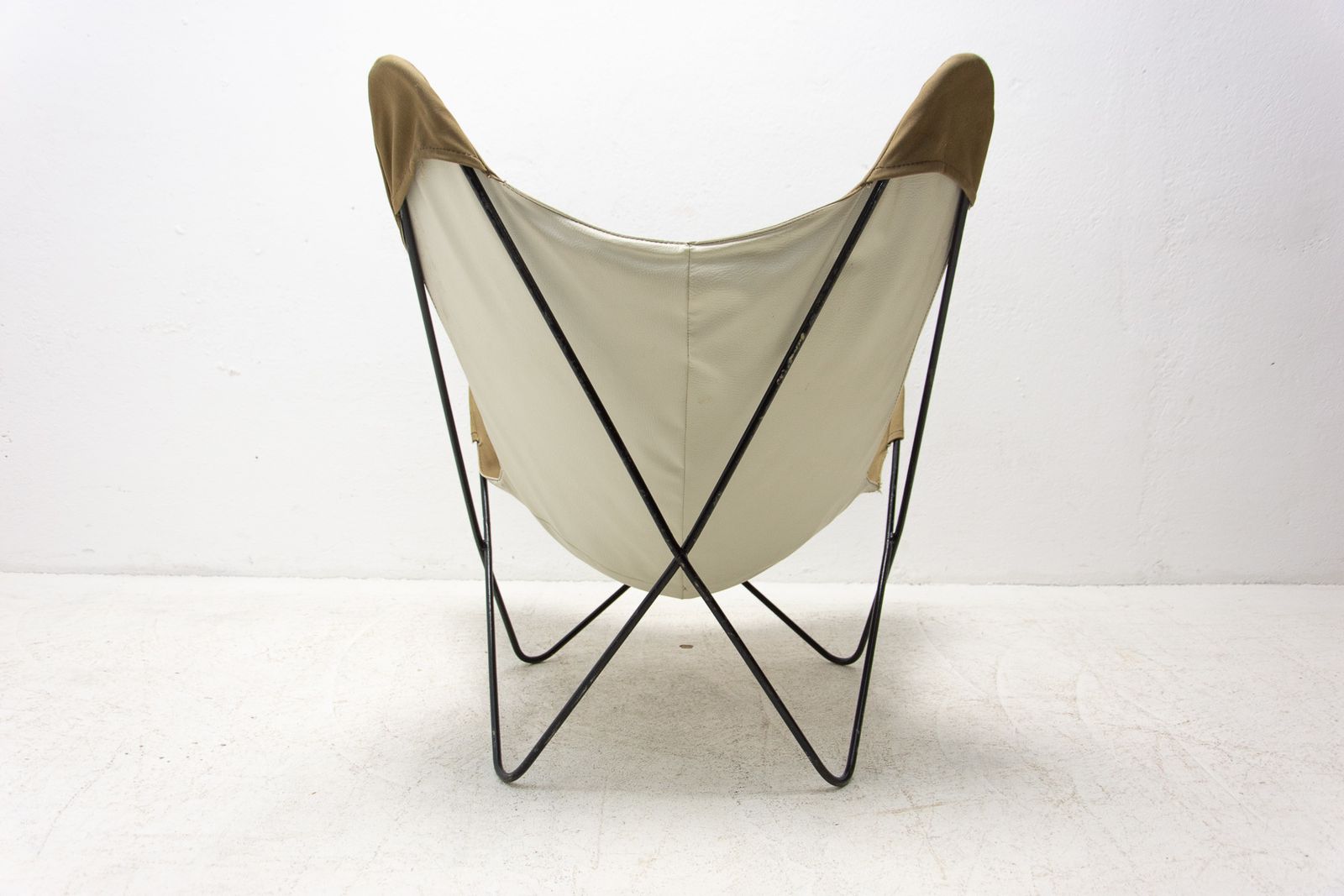 Sculptural Butterfly Chair, 1960s photo Furniture