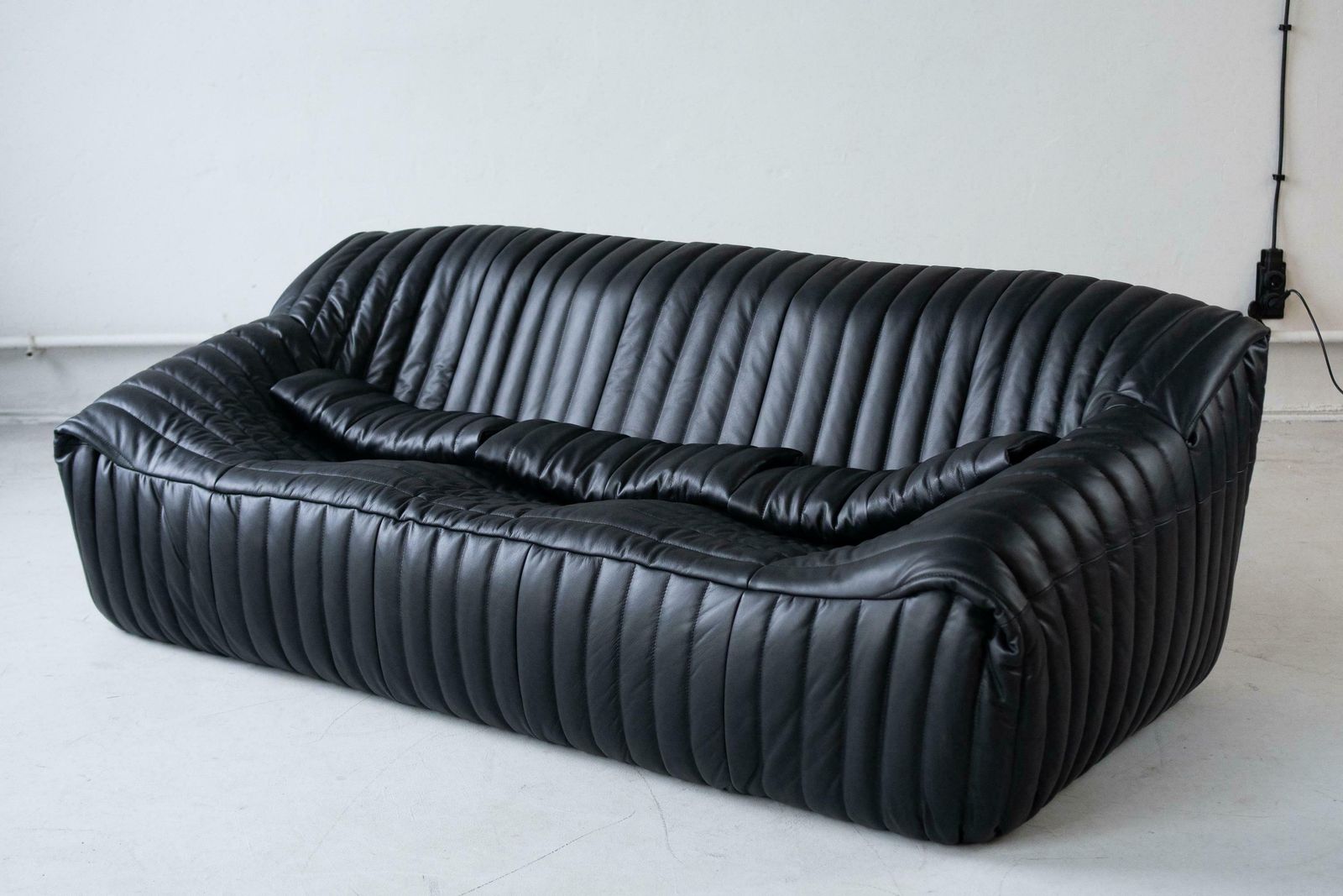 photo furniture Sandra Sofa Designed By Annie Hiéronimus For Cinna