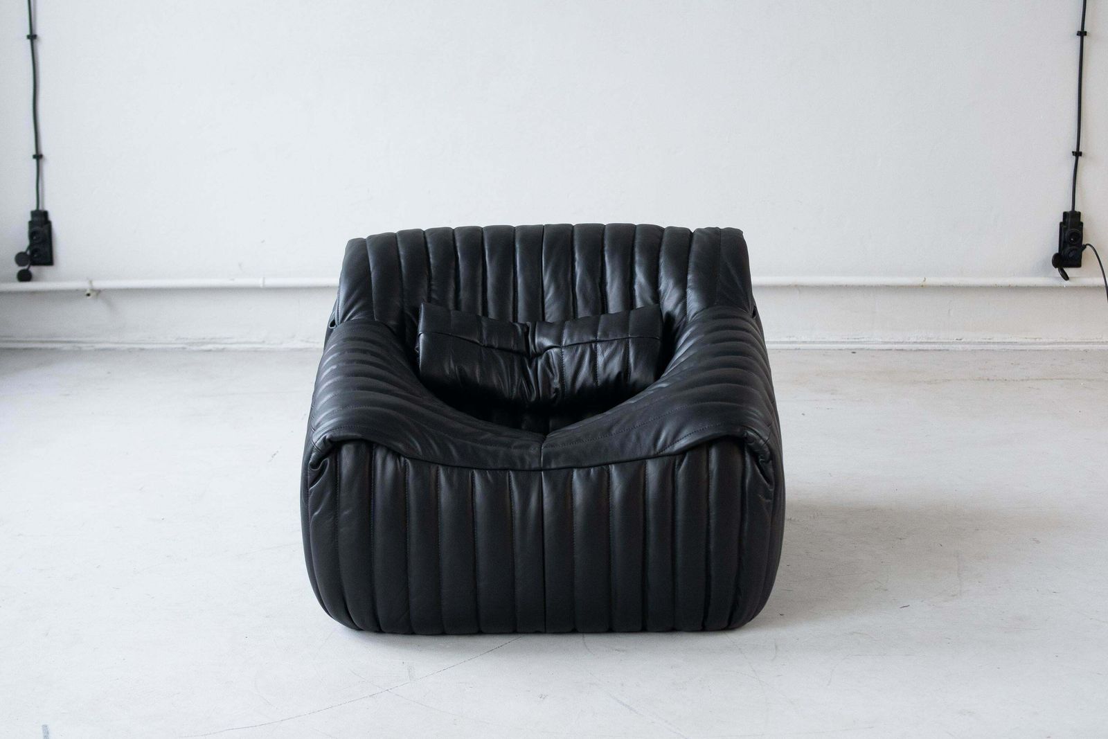 photo buy Sandra Sofa Designed By Annie Hiéronimus For Cinna