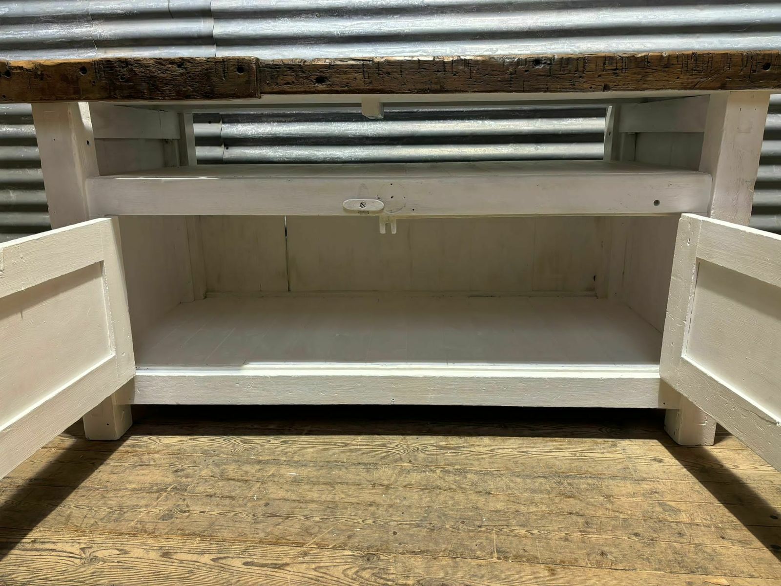 Refurbished  Kitchen Island/Sideboard photo vinterior