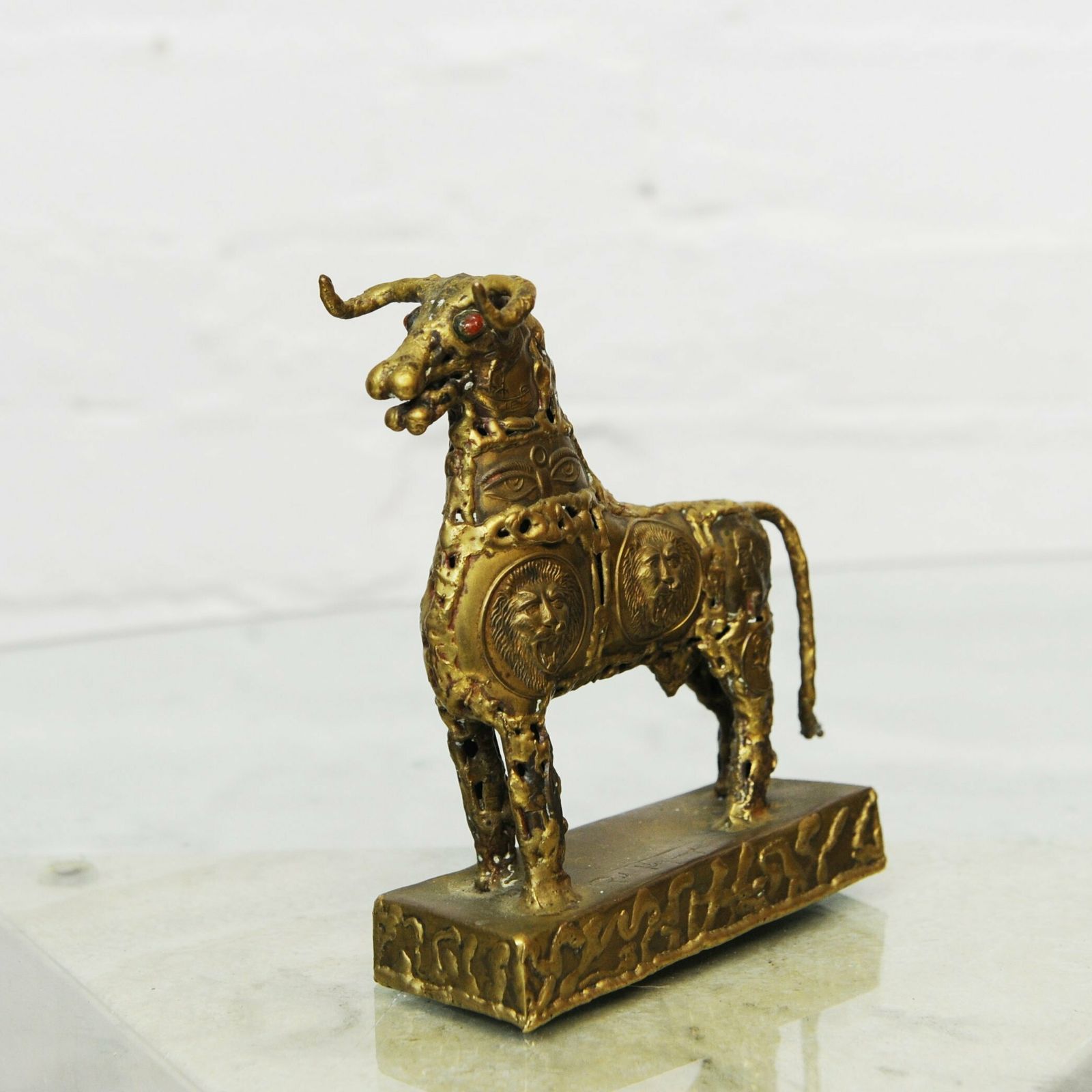 Brutalist Metal Sculpture Of A Brass Bull By Pal Kepenyes, 1970s photo Art