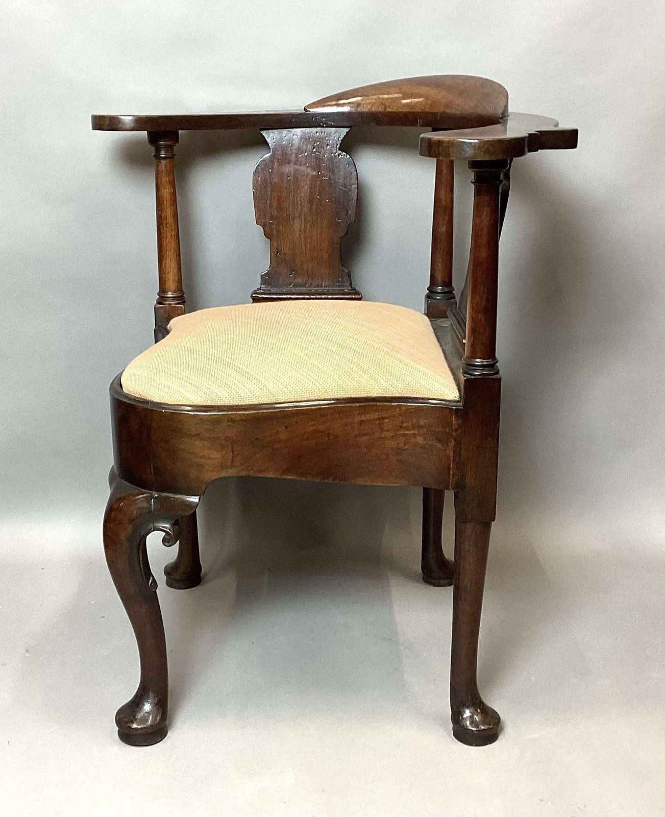 Exceptional George I Walnut Corner Chair photo vintage