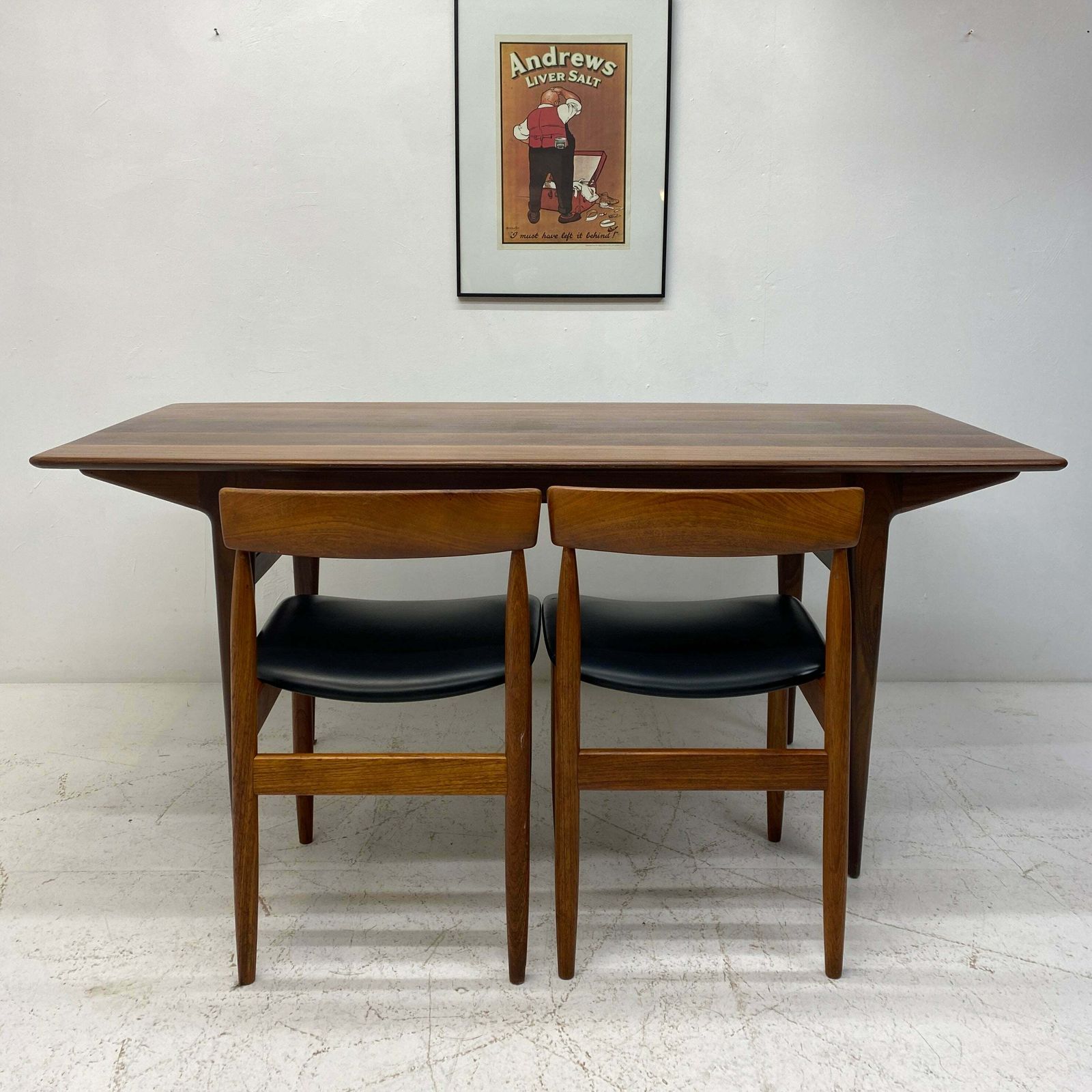 Afromasia Younger Dining Table, Mid 20th Century photo Furniture