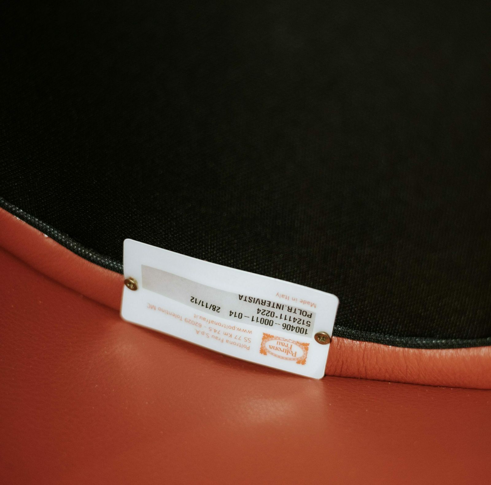 "Intervista" Lounge Chair By Massimo And Lella Vignelli For Poltrona Frau, Italy 1989 photo Furniture