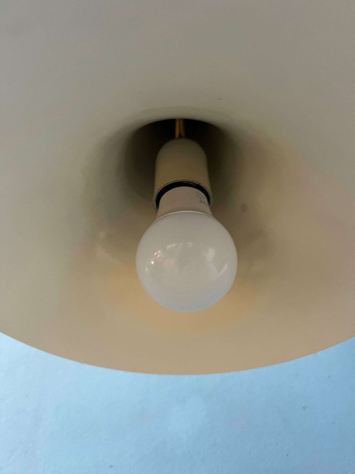 photo for sale Mid Century Witte Space Age Heksenhoed Hanglamp