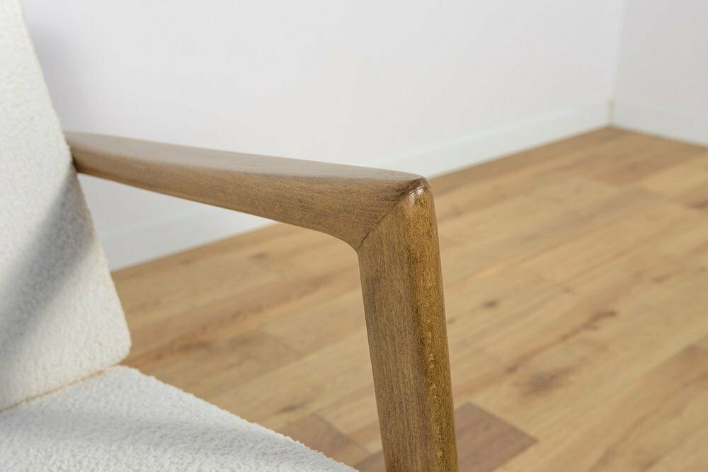 photo furniture Mid Century Model 300 139 Armchair From Swarzędz Factory, 1960s