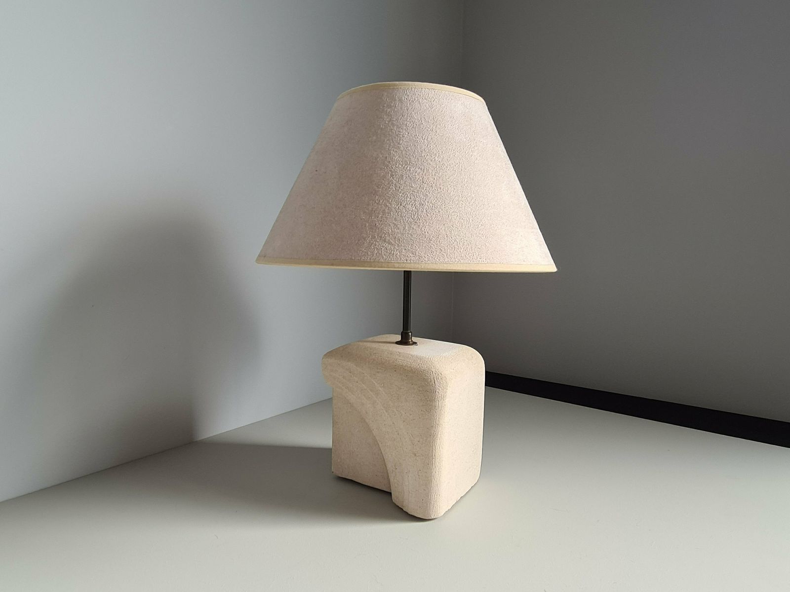 Albert Tormos Style Sculpture Lamp In White Stone / 60s / Art / Artisanal Work / Mid Century / France / 20th Century photo vintage