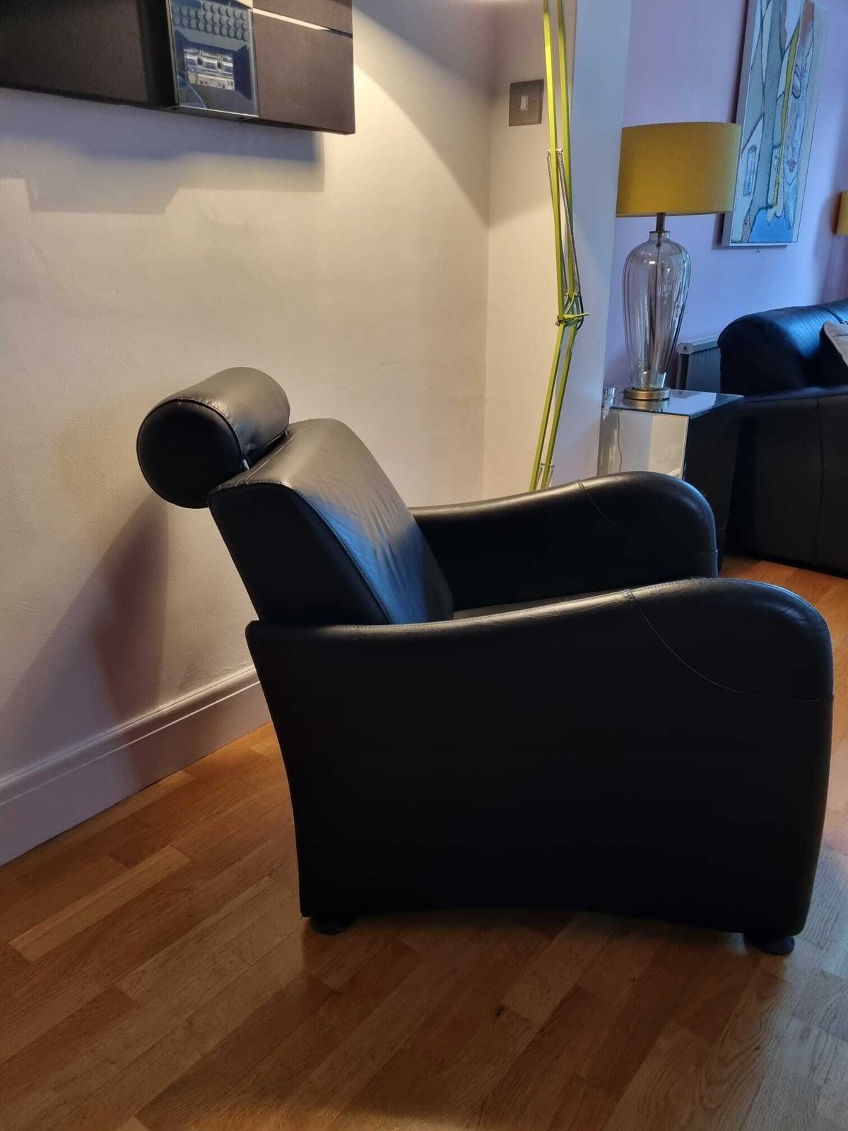 Linge Roset Petite Siete Black Leather  Manual Recliner Iconic Designer  Armchair photo 500.0
