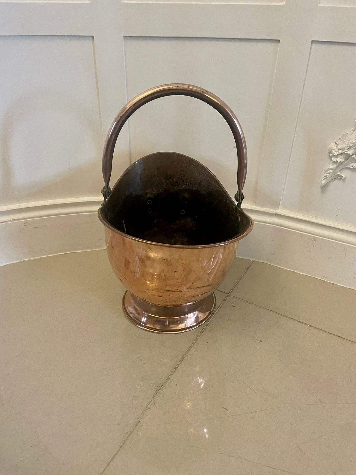photo furniture Antique 19th Century Quality Copper Coal Scuttle