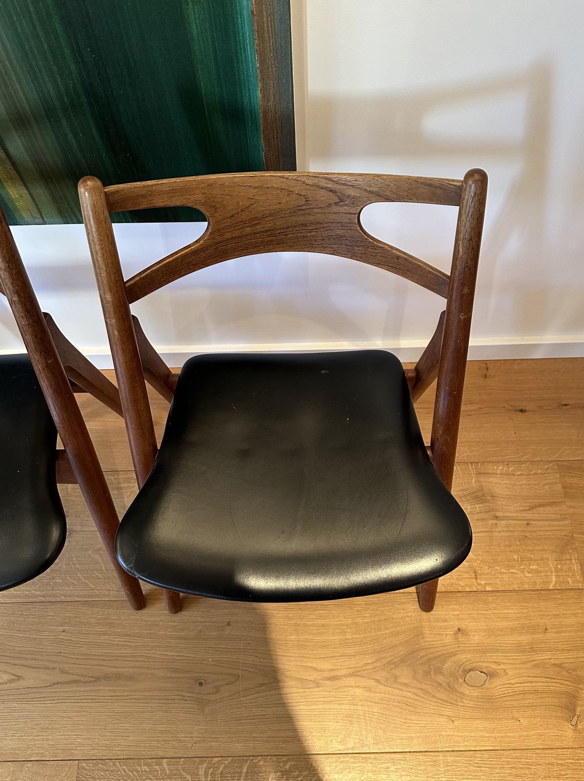 Set Of 4 + 2 Hans Wagner Sawbuck Chair In Teak And Black Leather