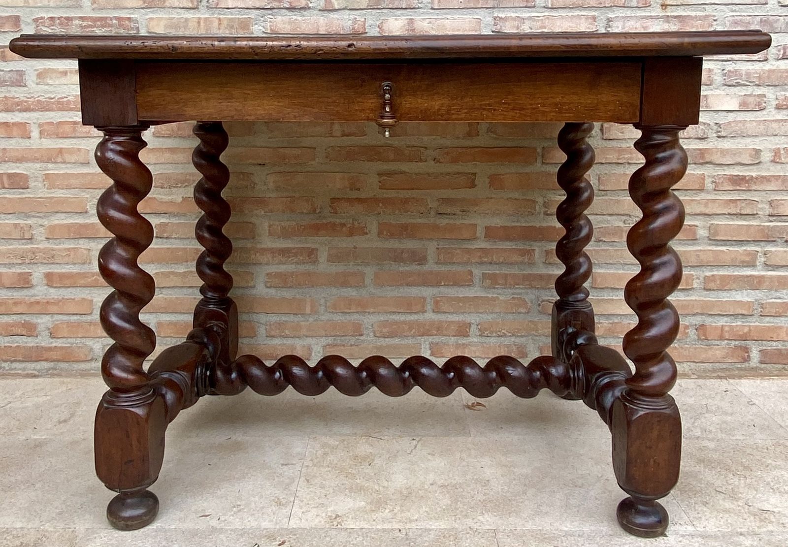 Early 19th Century French Walnut Work Table Or Desk With One Drawer
