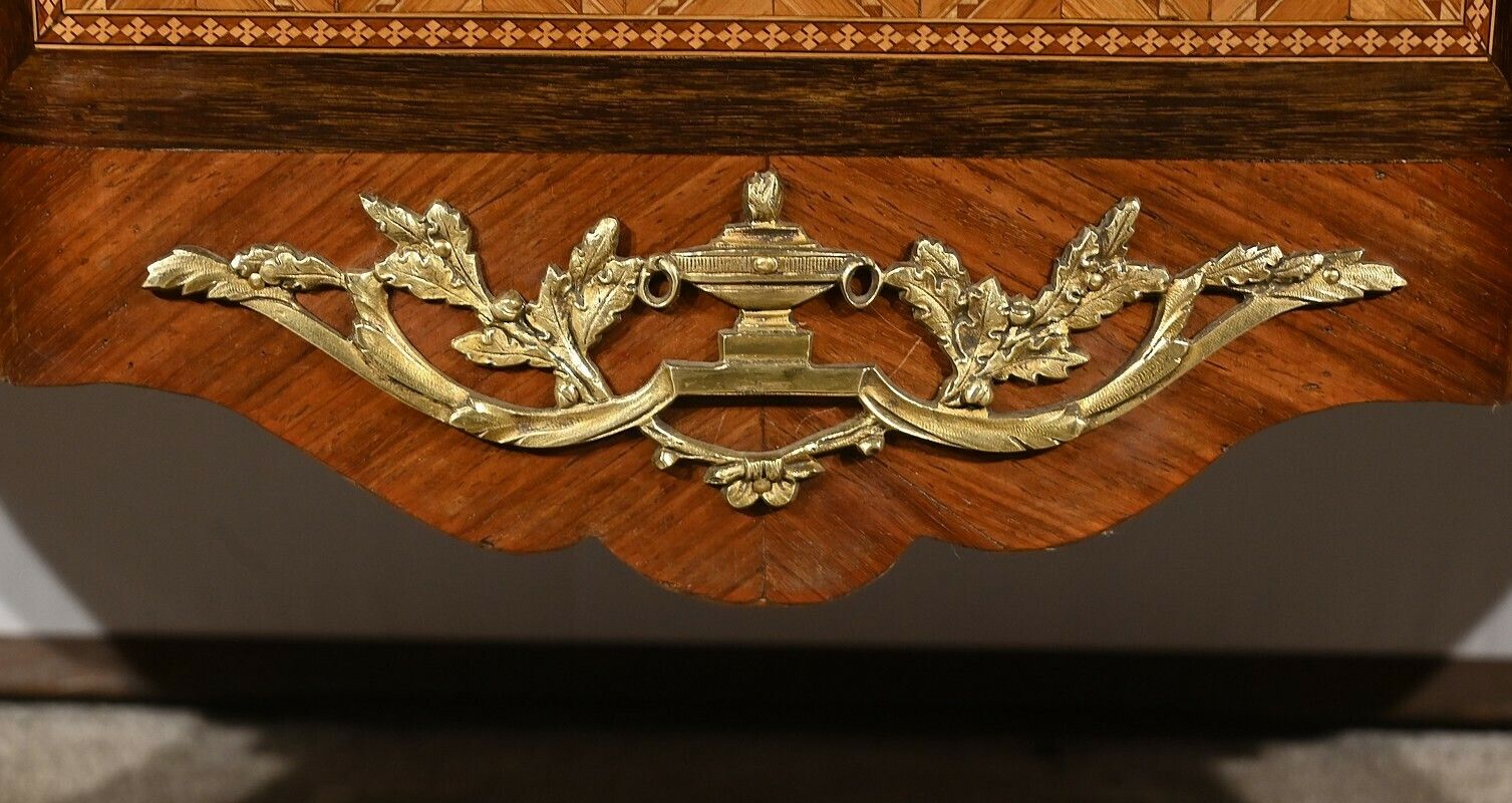 photo vintage Rosewood And Amaranth Chest Of Drawers, Louis XV / Louis XVI Transition Style – Late 19th Century