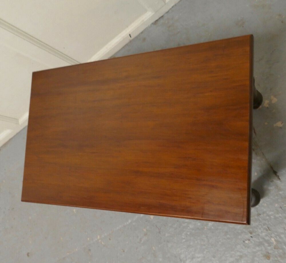 Small Victorian Occasional Or Lamp Table photo vinterior
