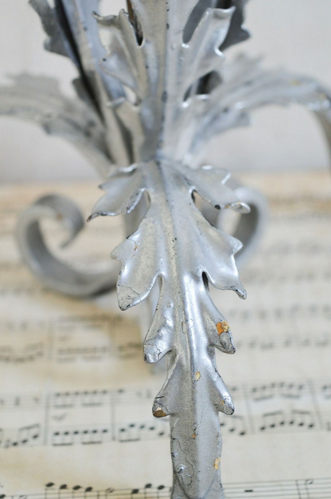Handmade Tall Acanthus Leaves Table Lamp, Silver Desk Night Light Table Light 50x22 Cm, Long 3.10 Meter Cable Lead photo vinterior