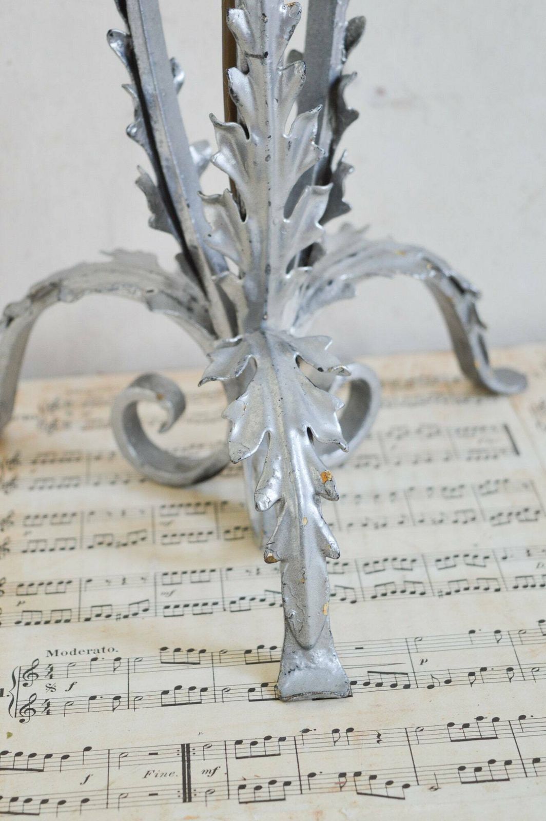 Handmade Tall Acanthus Leaves Table Lamp, Silver Desk Night Light Table Light 50x22 Cm, Long 3.10 Meter Cable Lead photo buy
