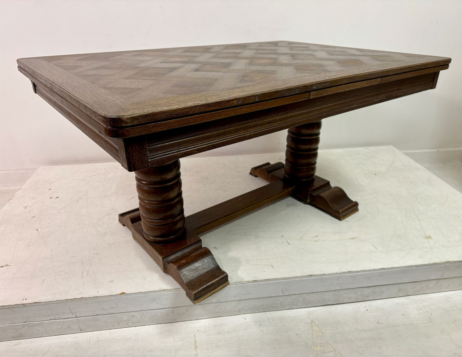photo furniture 1930s French Oak Extending Dining Table With Turned Bobbin Legs
