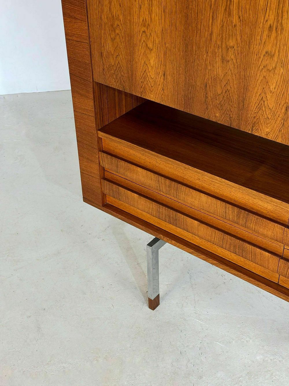 photo furniture Mid Century Palissander Barkast, Belform, Ca. Jaren 1950